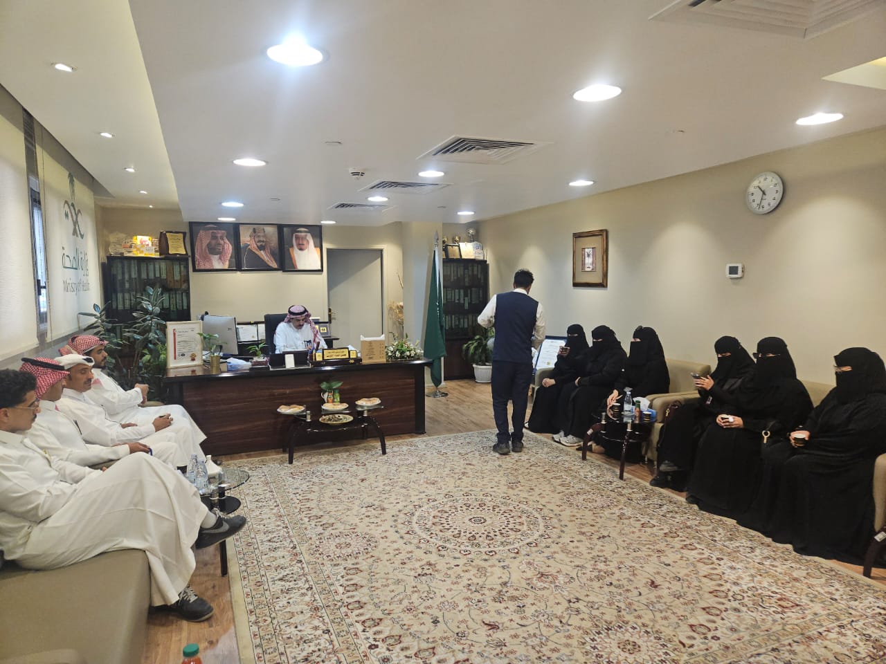 نادي التقدم يزور مستشفى المذنب العام بمناسبة اليوم العالمي للعمل الإنساني تحت شعار "أنتم العطاء"