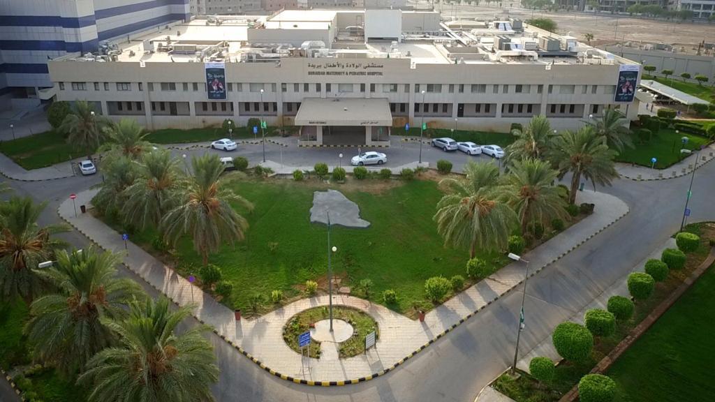 نجاح ولاده طبيعيه في مستشفى الولاده والاطفال ببريده لسيده حامل في جنين مصاب في تشوه دماغي نادر بعد تدخل دقيق ب استخدام احدث تقنيات الاشعه اصوتيه
